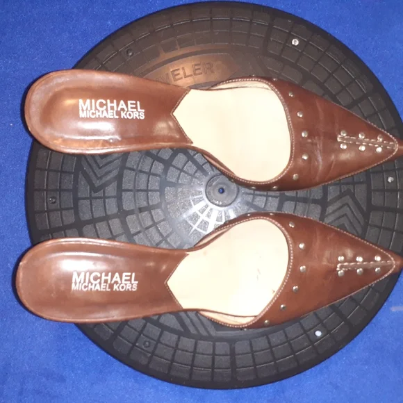 Michael Kors Women's Brown Leather W/Studs Open back 2-1/2In. Heels Sz. 8M-US - Picture 5 of 8